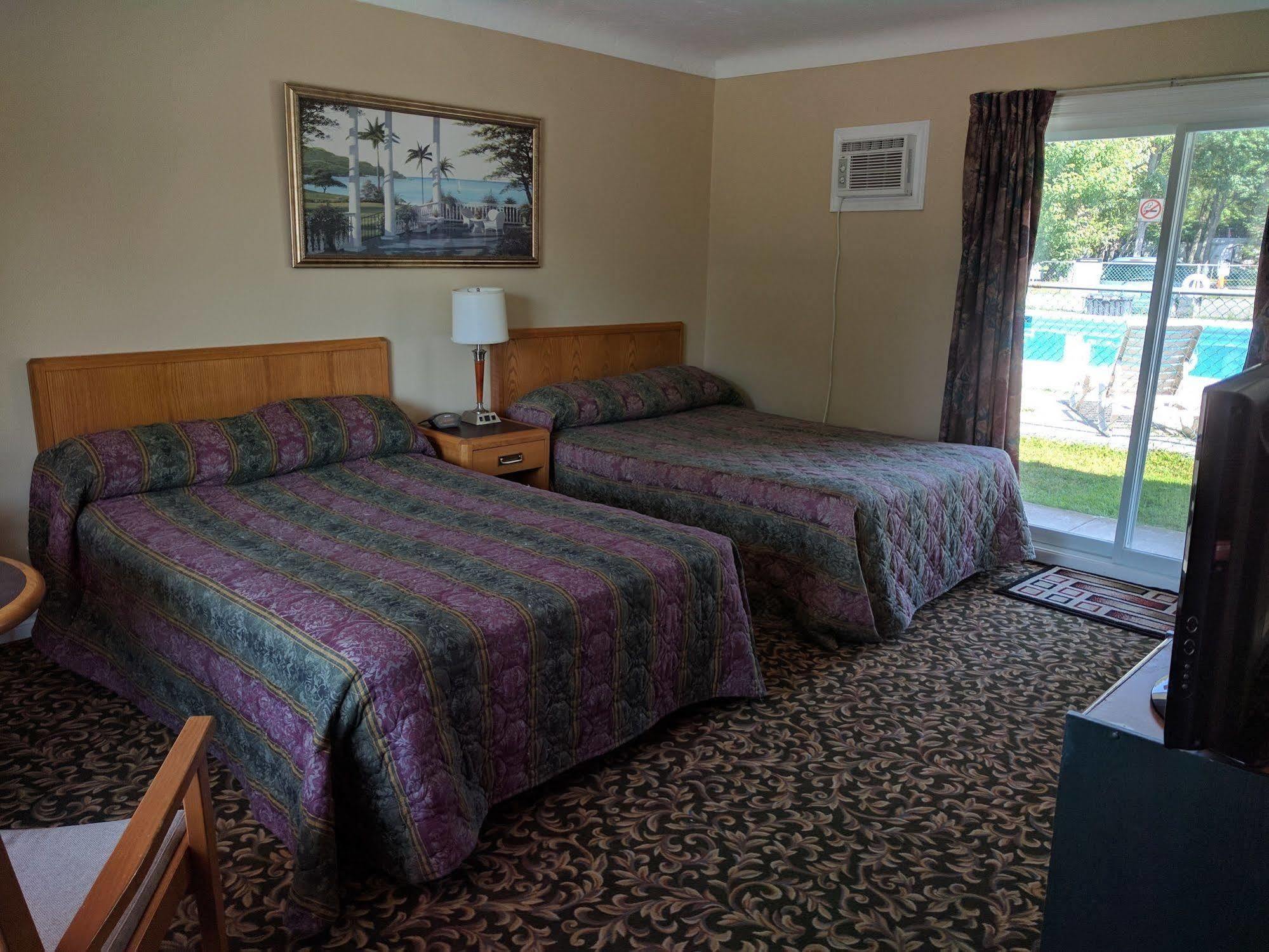 Franklin Motel, Tent & Trailer Park Север Бэй Экстерьер фото